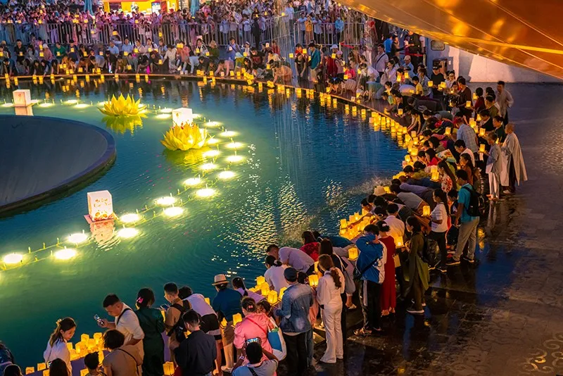 Lễ Vía Bà Linh Sơn Thánh Mẫu 2025: Hành Hương Núi Bà Đen – Trải Nghiệm Tâm Linh Độc Đáo
 - 2