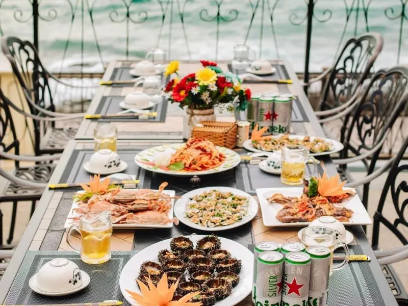 Green Tree Buffet SeaFood Ăn gì ở Thị trấn Hoàng Hôn Phú Quốc? Top nhà hàng nên thử