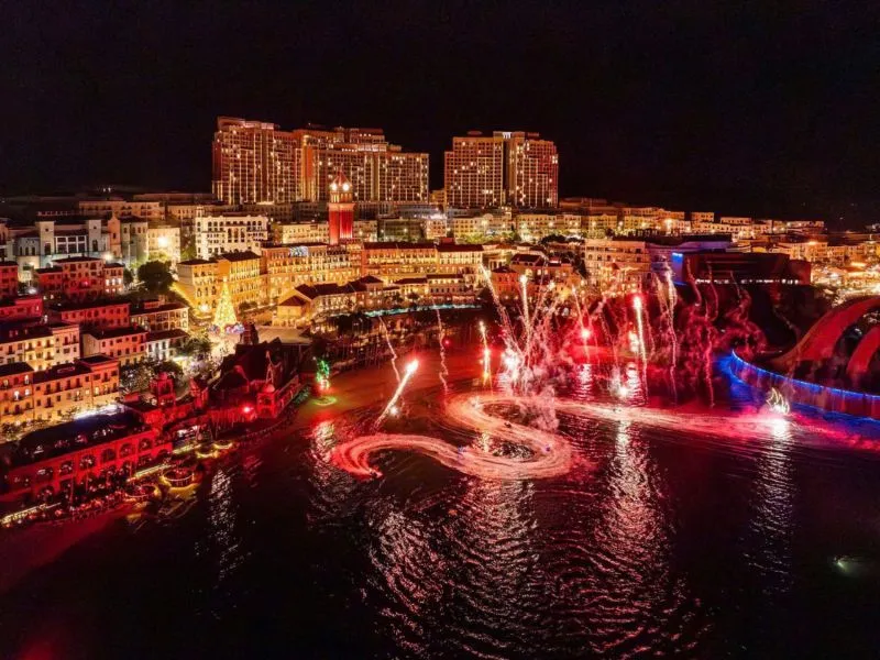 Hiệu ứng ánh sáng, âm nhạc và công nghệ trình diễn hiện đại Symphony of the Sea Show Phú Quốc Có Trải Nghiệm Gì Nổi Bật?