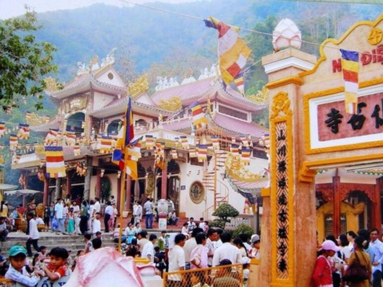Lễ hội Động Kim Quang có ý nghĩa gì?