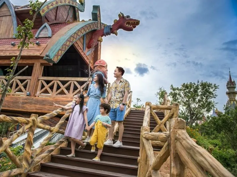 Miền Tây hoang dã Khám phá 5 khu chủ đề tại Thế giới Diệu kỳ VinWonders Phú Quốc