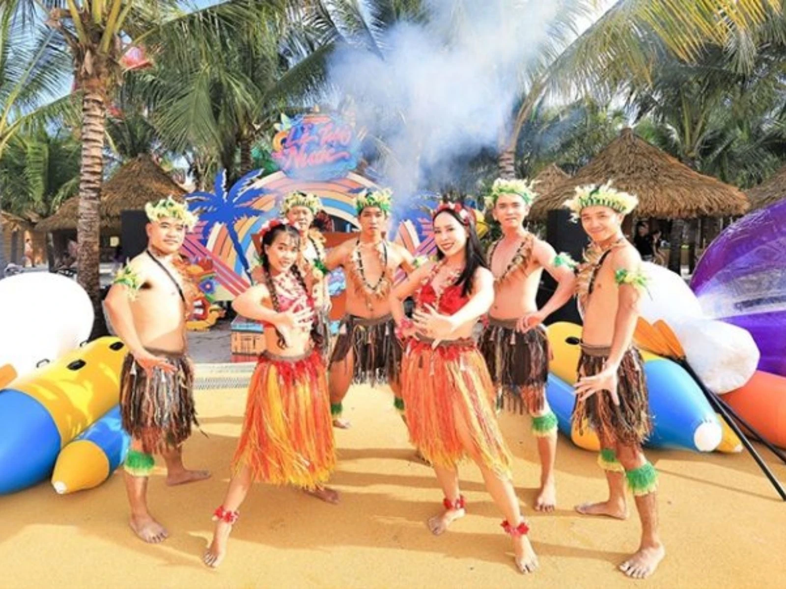 Những điều nên biết trước khi xem Vũ điệu Hawaii