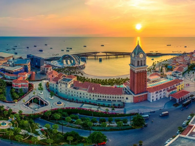 Những hình ảnh du khách check-in tại Thị Trấn Hoàng Hôn