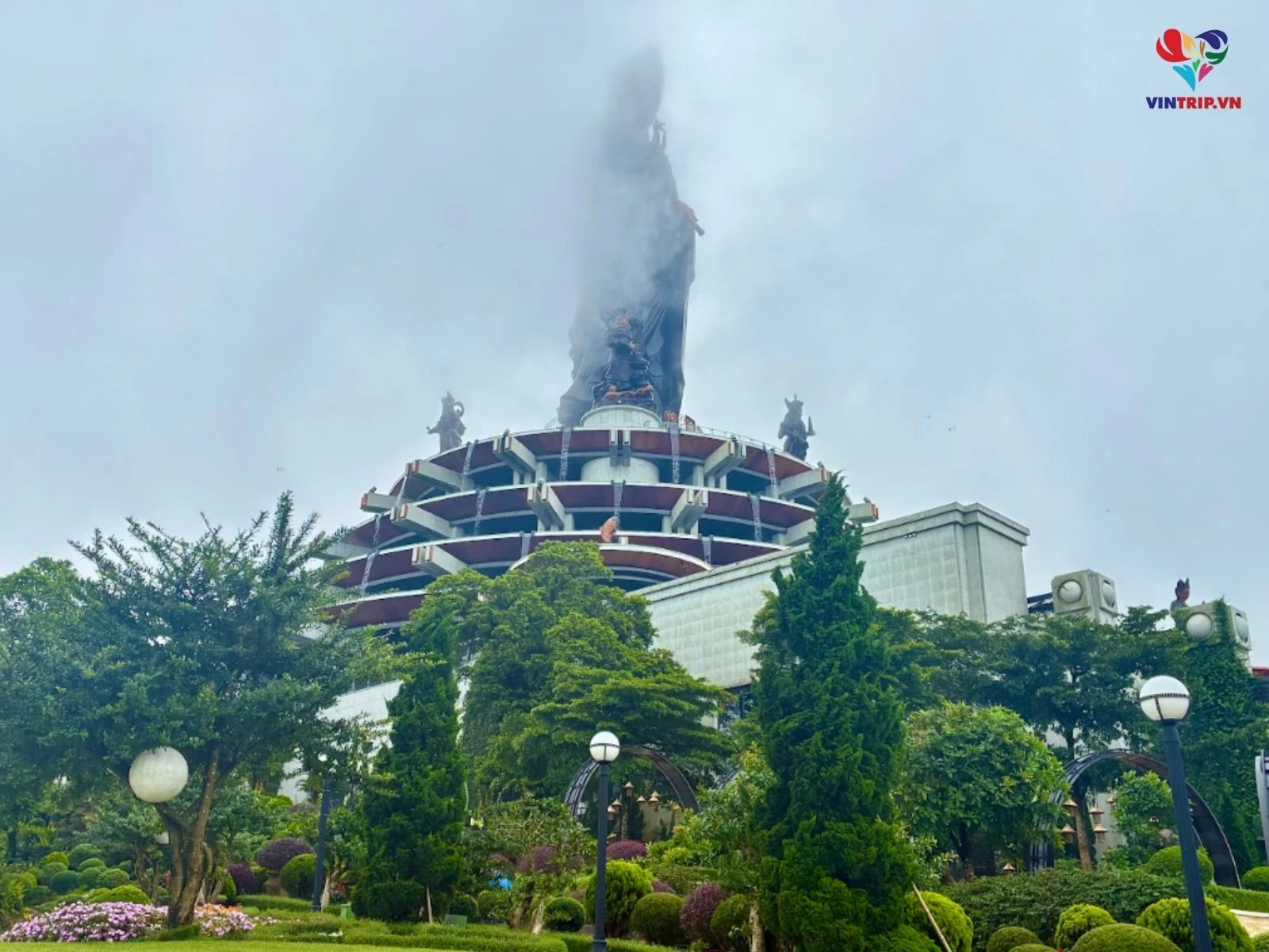 Phật Bà Tây Bổ Đà Sơn - biểu tượng của hiện tại
