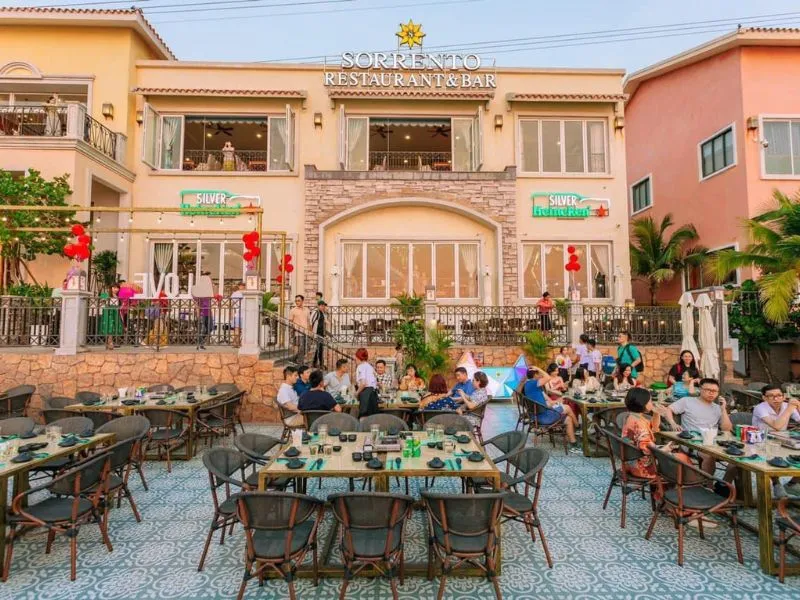 Sorrento Restaurant & Bar Ăn gì ở Thị trấn Hoàng Hôn Phú Quốc? Top nhà hàng nên thử