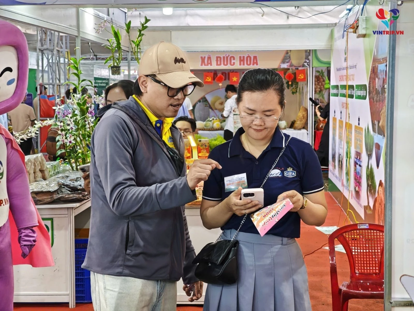 Tải app Vintrip nhận voucher và quà tặng