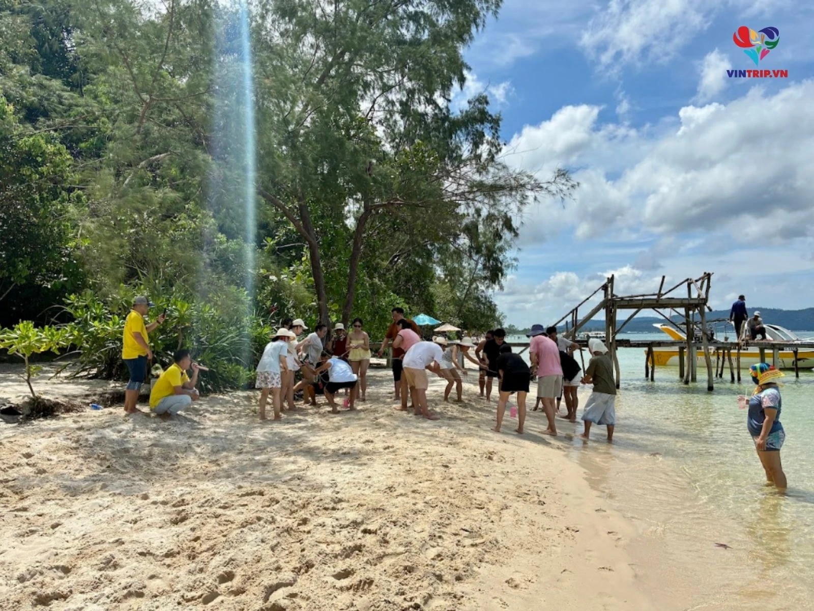 Team building và thư giãn bên bờ biển