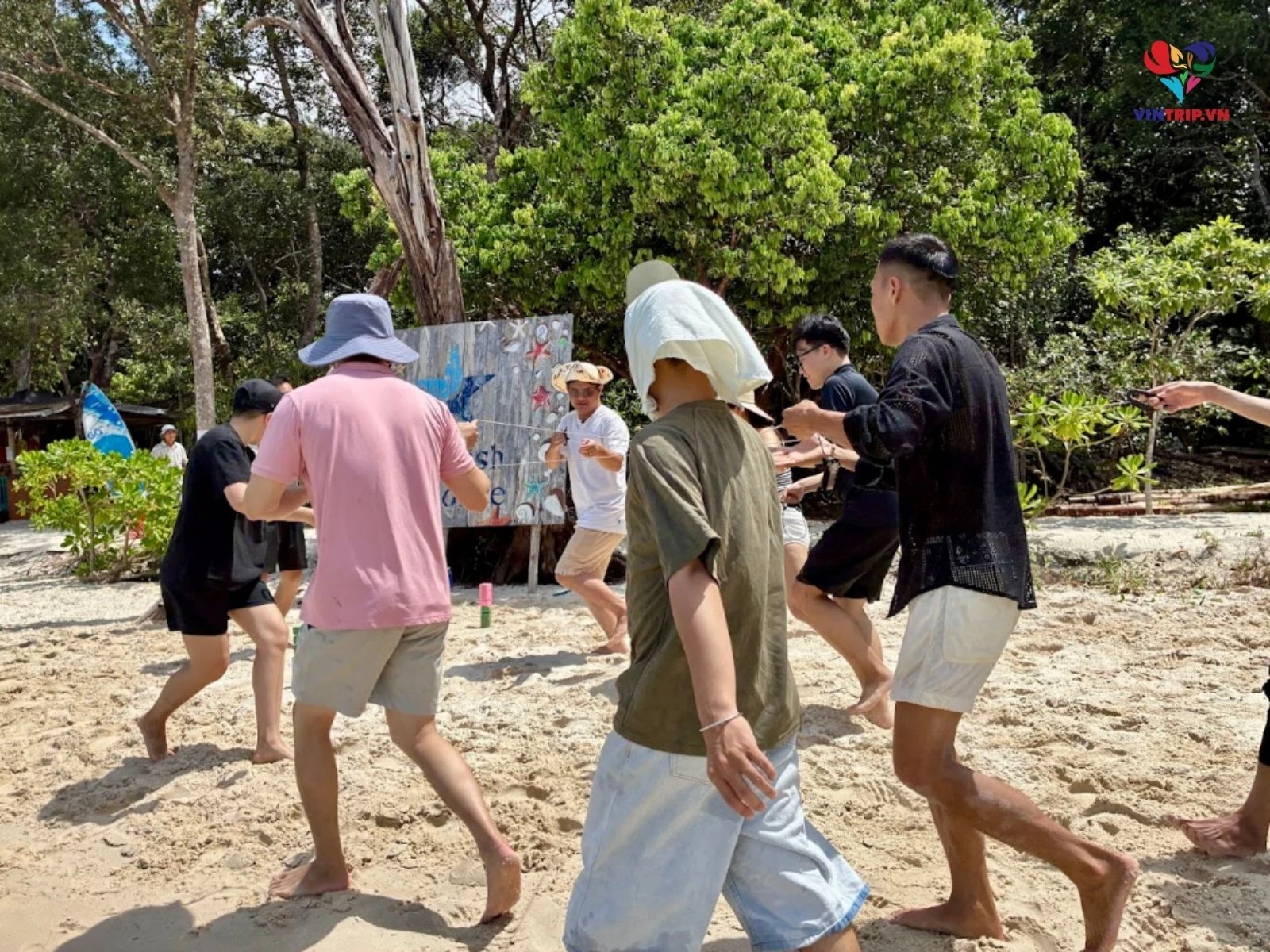 Team building và thư giãn bên bờ biển