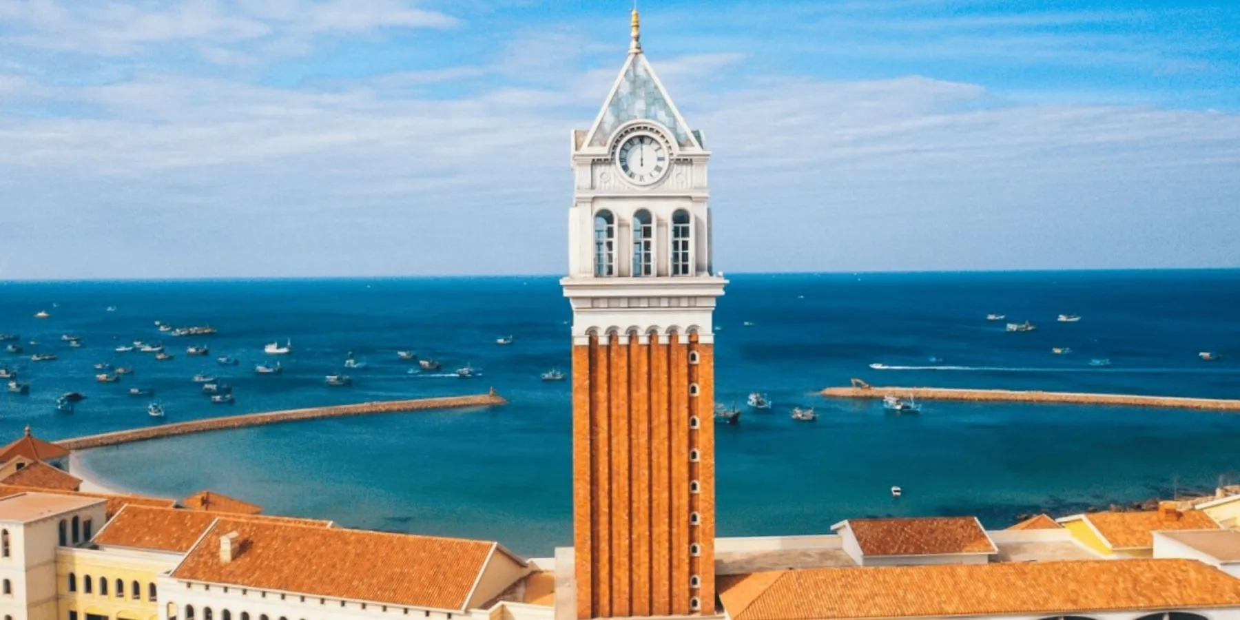 Tháp Đồng Hồ Venice Phú Quốc | Biểu Tượng Châu Âu Giữa Lòng Sunset Town