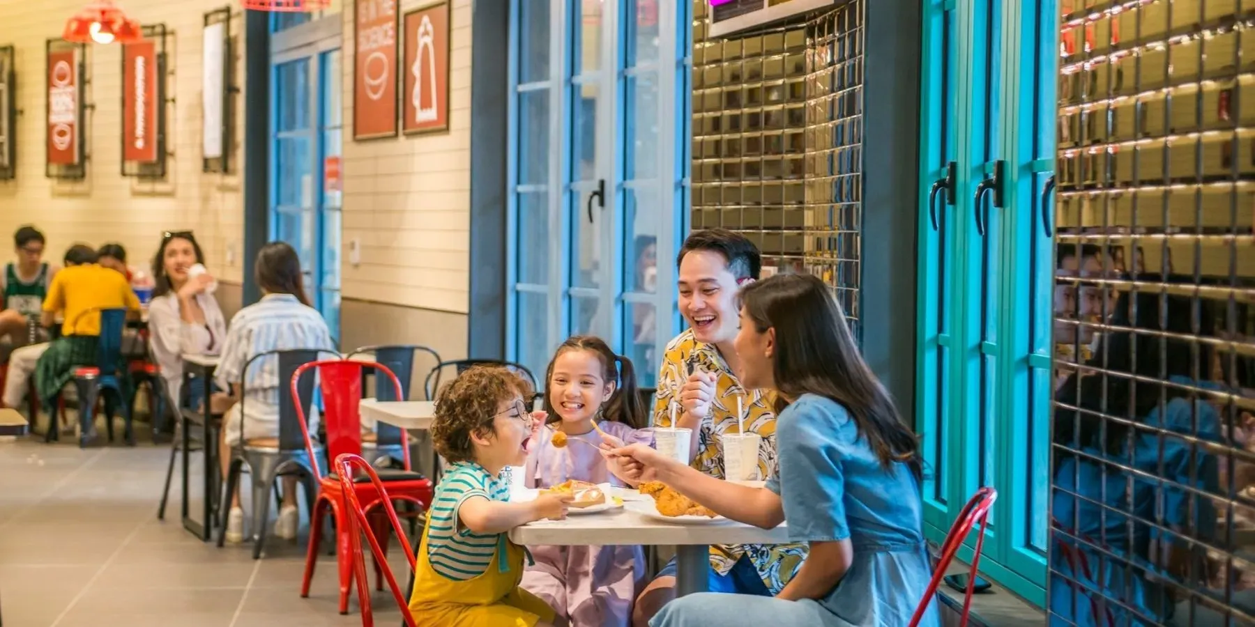 Top Nhà Hàng VinWonders Phú Quốc: Ăn Gì Ngon Ở Vinwonders?