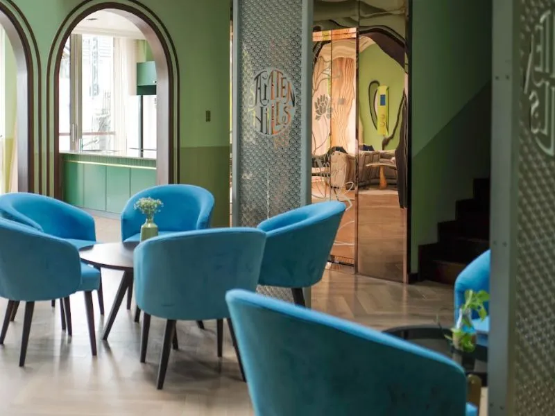 Trải Nghiệm Staycation Giữa Lòng Thành Phố Ngàn Hoa