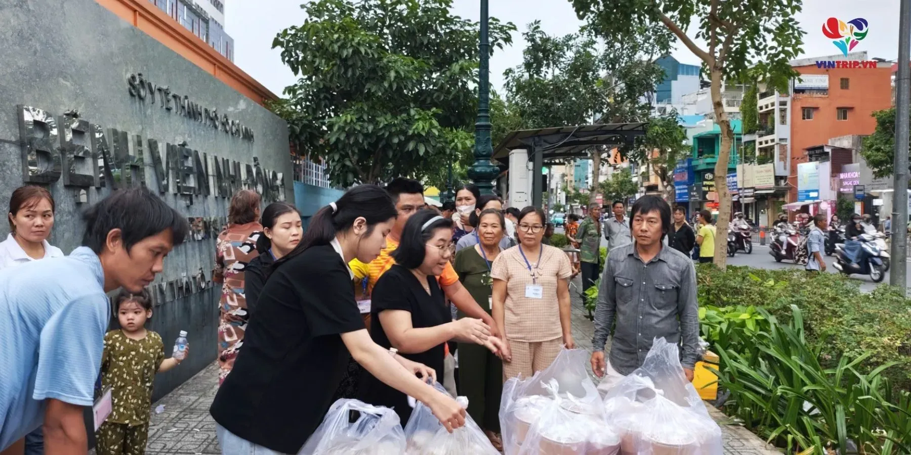 Vintrip Thiện Nguyện 2026: Trao 500 Phần Ăn Tại Bệnh Viện Nhi Đồng 1