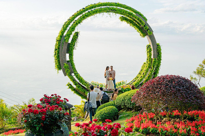 Top địa điểm check-in siêu đẹp vi vu tại núi Bà Đen không thể bỏ lỡ
