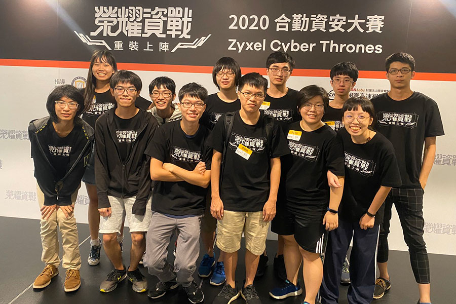 逢甲黑客社以推廣資安為宗旨,踴躍與各路好手交流切磋。