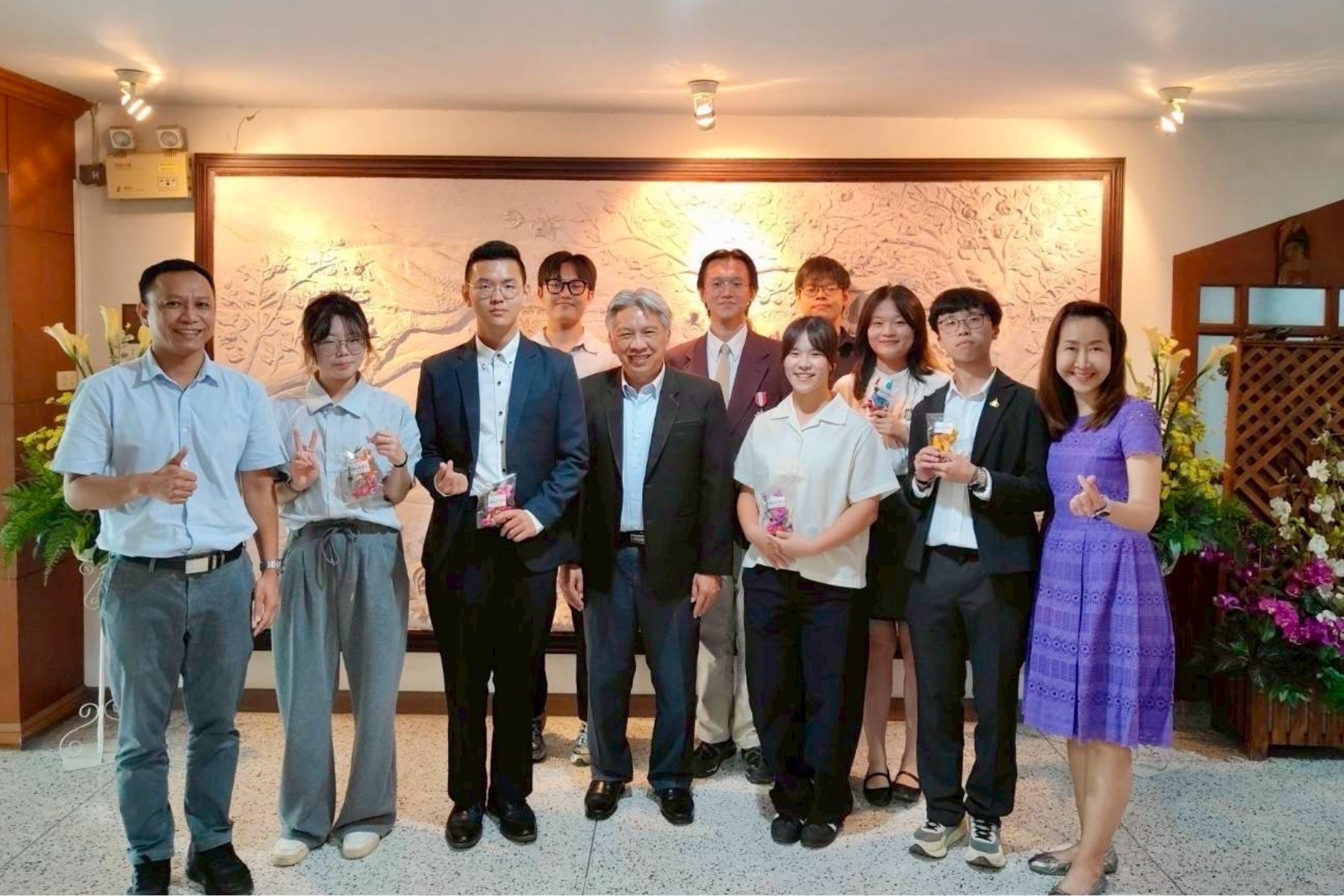 都資系教授莊永忠實習計畫團隊的8位學生前往清邁皇家大學，依其專業參與各項跨領域研究。