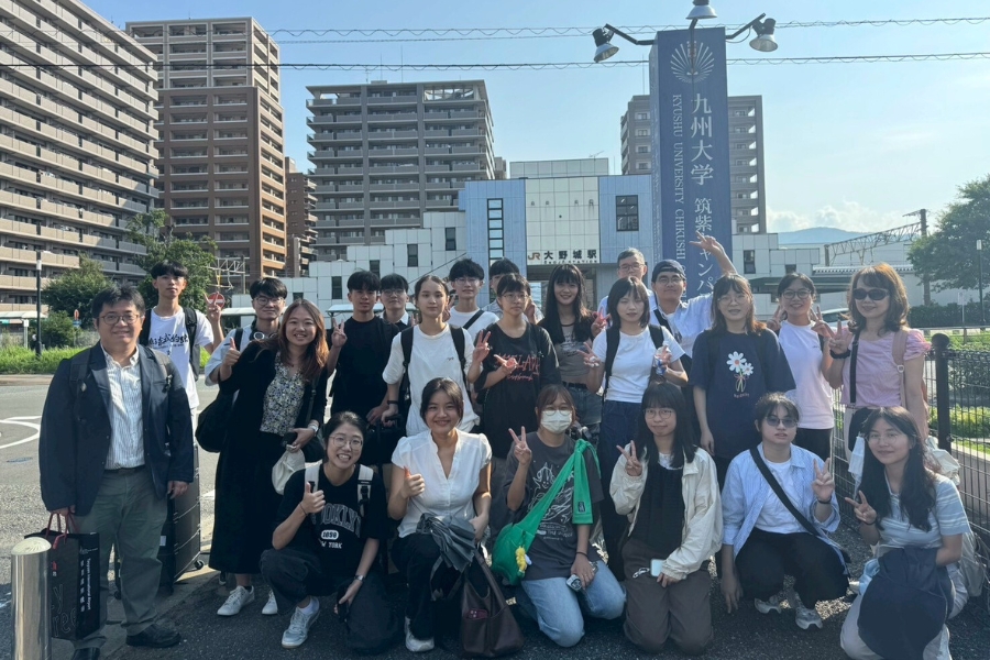 逢甲大學師生參訪日本國內最大的球形核融合機構QUEST。