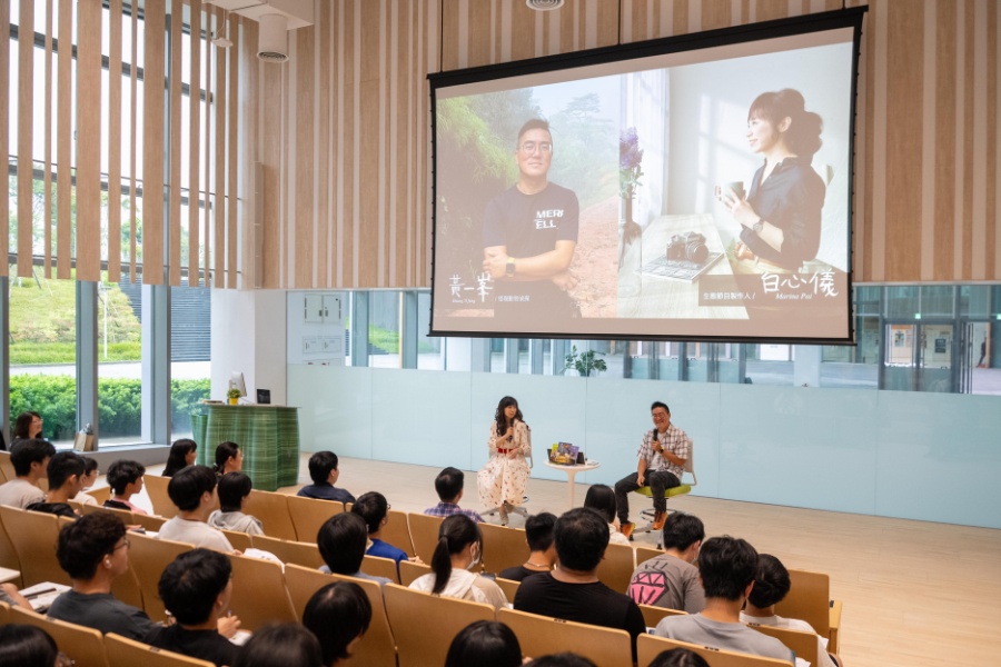 白心儀製作人及生態教育專家黃一峯，啟發師生思考人與野生動物的共存之道。