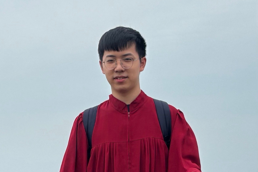逢甲大學會計學系113級應屆畢業生李俊霖在今年一次通過七科考試,順利取得會計師證照。
