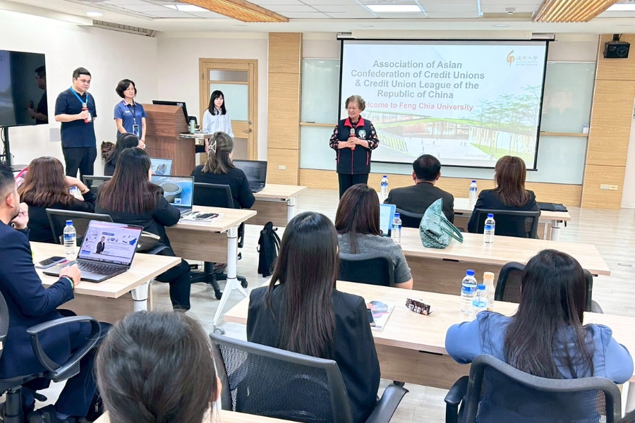 中華儲蓄互助協會理事長李春風為跨國合作事業實務開場致詞。