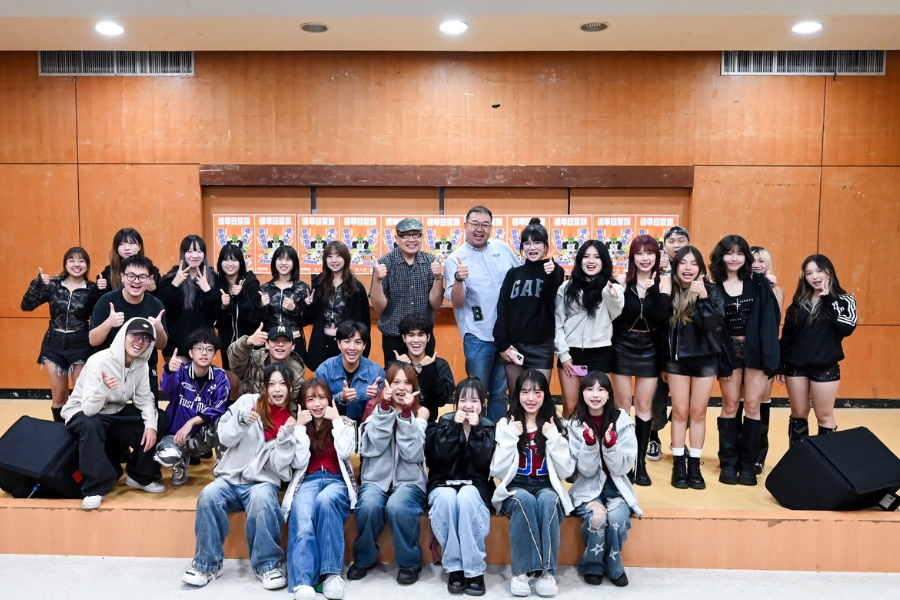 首屆達人秀初賽於 11 月 13 日登場,共有 10 組團隊成功晉級決賽。