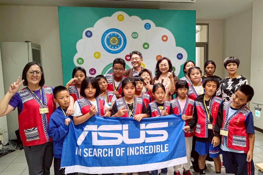 嘉義縣山美鄉山美國小中、高年級15名學生與老師於11月17日-18日到訪逢甲大學。