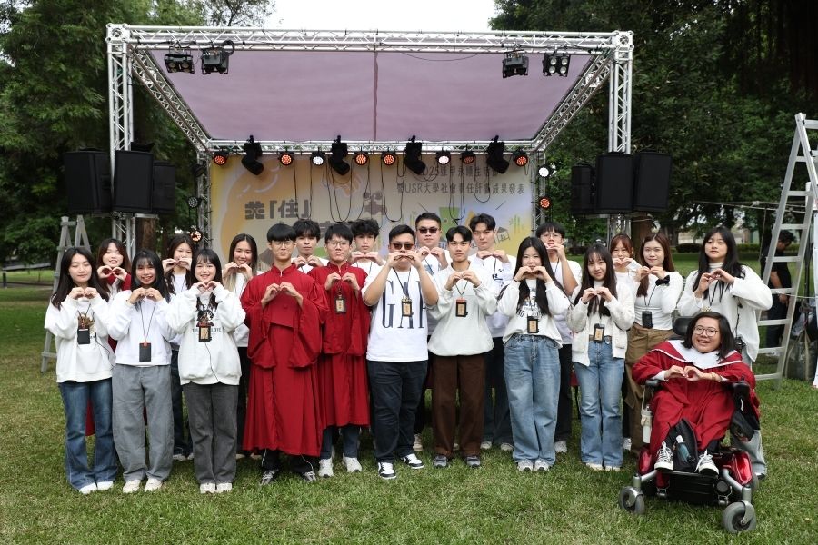 連續兩年的「逢甲永續生活節」皆由學生自主發起，從主題發想到活動規劃、策展設計與現場執行，全程由跨系學生共同協作完成，展現青年以行動推動永續的能量。