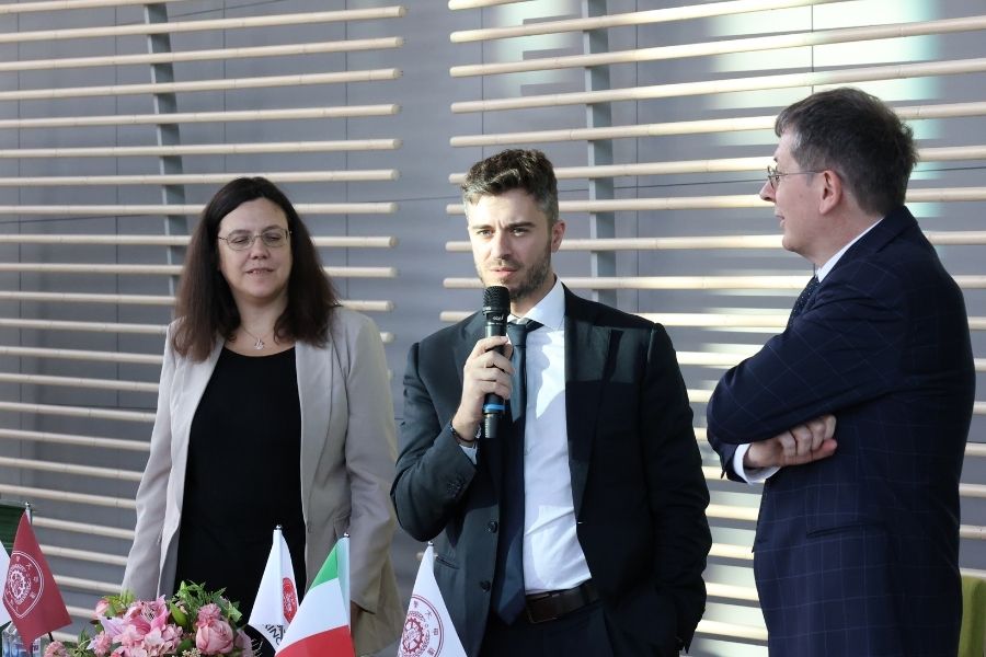 由左至右分別為Ambra Poggi 老師、Gabriele Santoro 老師、Giorgio L. Risso老師，分享義大利高等教育與國際研究趨勢。