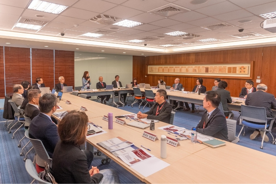 逢甲大學第三週期大學校院校務評鑑實地訪評於12月8日、9日舉行,校長王葳於會中致詞,歡迎實地訪評委員蒞臨。