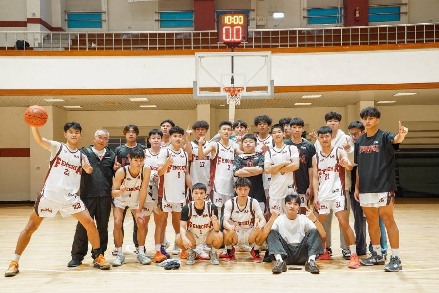 逢甲大學男子籃球隊全勝姿態勇奪分組第一晉級中區複賽。