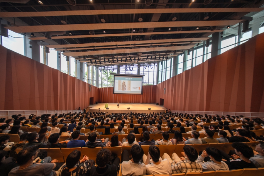 逢甲大學自2022年起舉辦「預見逢甲」，去年吸引逾4,000名學生與家長入校，走進逢甲，體驗優質的大學生活。