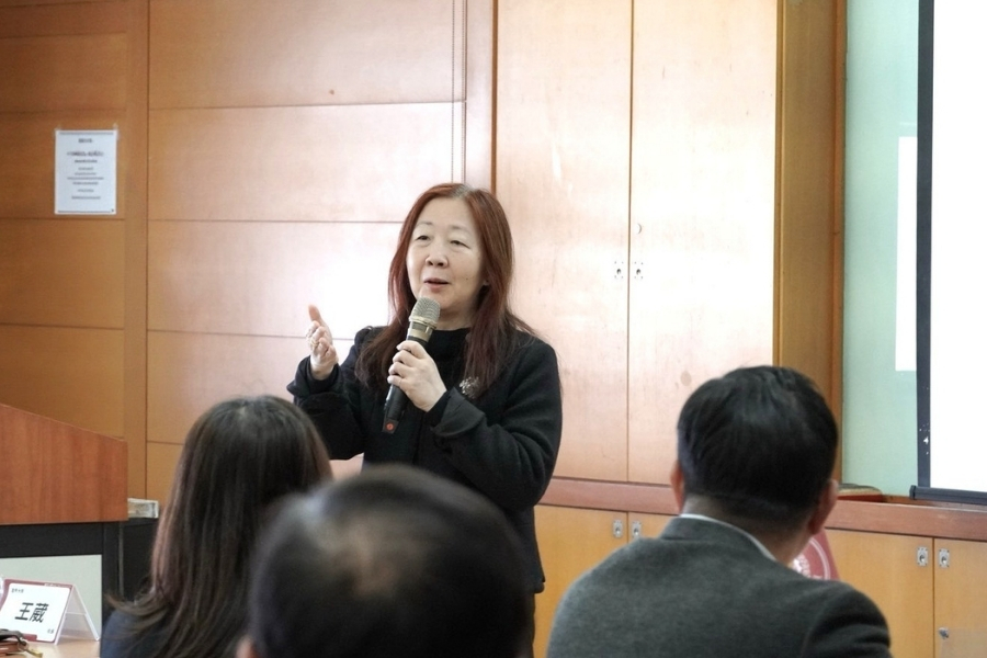 逢甲大學校長王葳為「使命與學習目標諮詢會議」揭開序幕,並歡迎產官學界菁英與校友與會。