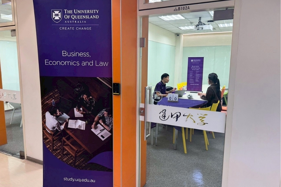 「UQ INFO DAY 2026」現場提供一對一諮詢服務,帶來第一手的課程解析、獎學金申請條件及校園生活指南。