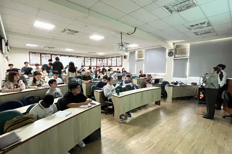 逢甲大學資訊總處與 AI x MATLAB 教師成長社群攜手鈦思科技，舉辦 2026 MATLAB® Day 研討會，吸引眾多師生到場交流AI實務應用。