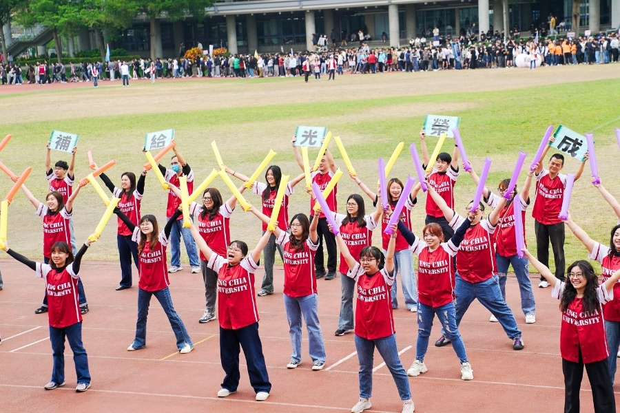 繞場精神錦標-行政與教學單位組，由「學務處」拿下冠軍。