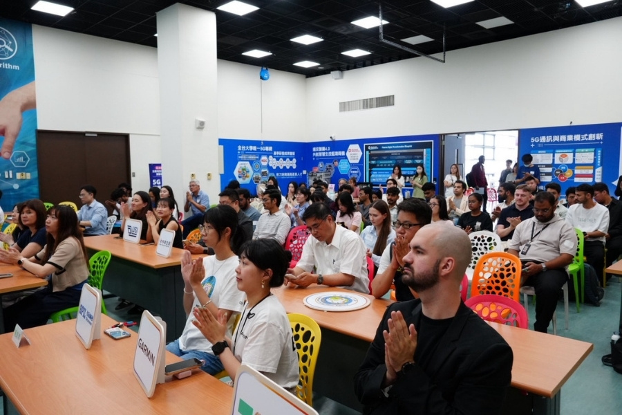 活動邀請11家企業參與，提供逾70項工作職缺，吸引逾百位國際生報名參與。