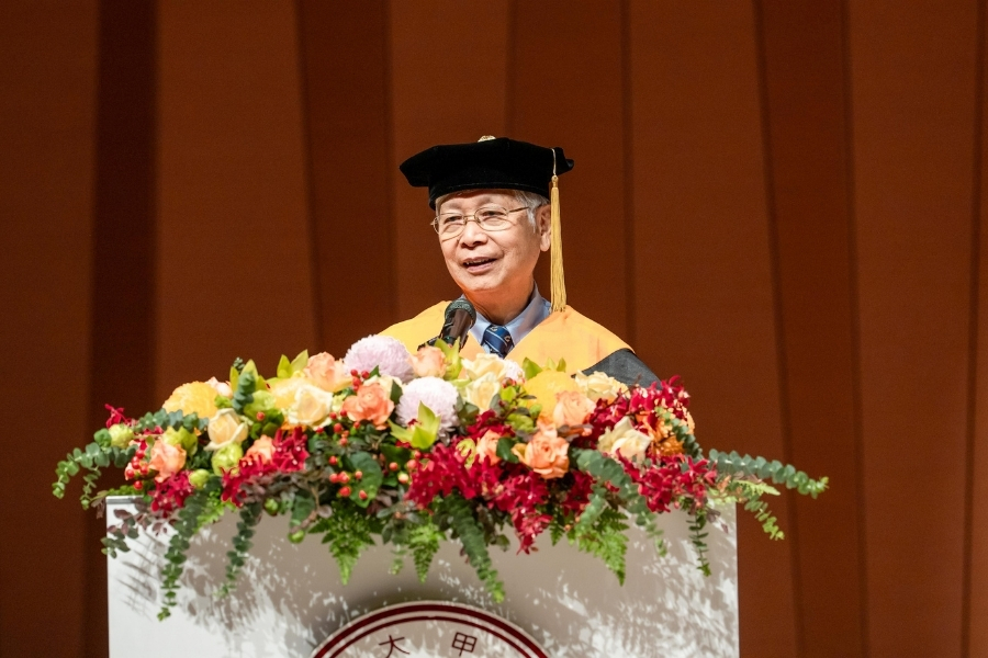 楊龍士致詞時多次感謝逢甲大學近40年來的栽培與支持，直言與逢甲的深厚情誼是人生中最難得的緣分。