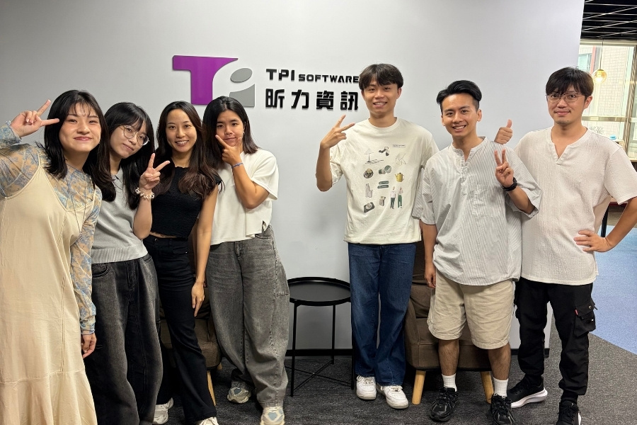 到昕力資訊股份有限公司擔任軟體工程實習生，將校園所學轉為企業就業力。