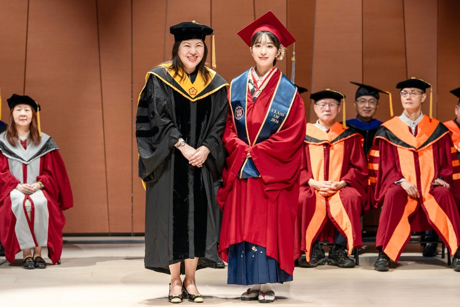 四年的跨域探索與實務累積,讓我成為逢甲大學首屆榮譽學生。