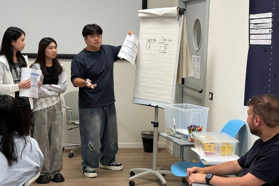 POLI.design「Strategic Design」課程，由 Prof. Gianluca Carella 授課，學生於課程結束後進行分組討論與全英文成果發表。