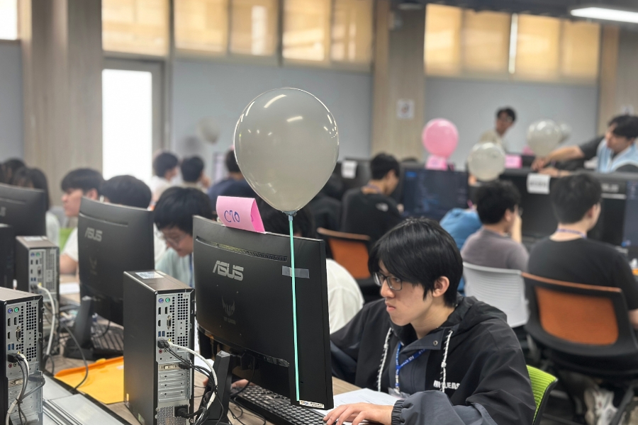 第十六屆「全國私立大專校院程式競賽」共吸引全國 75 組、225 名程式好手參賽。