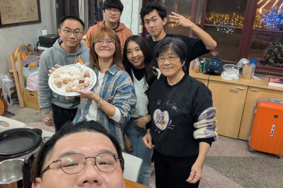 參與天主教逢甲學生中心的學生聚會。