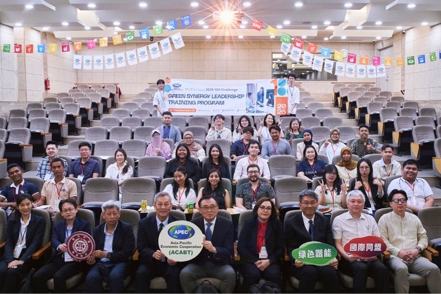 各方機構代表出席研習會開幕式，包含我國APEC-ACABT、逢甲大學綠能科技中心、逢甲大學永續處、外交部中辦處、OSCAR聯盟、泰國APEC-CTF、澳洲UTS等。