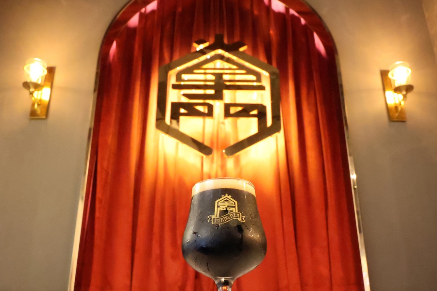 掌門之意來自精釀啤酒的精彩多元中，展現獨特流派風格。