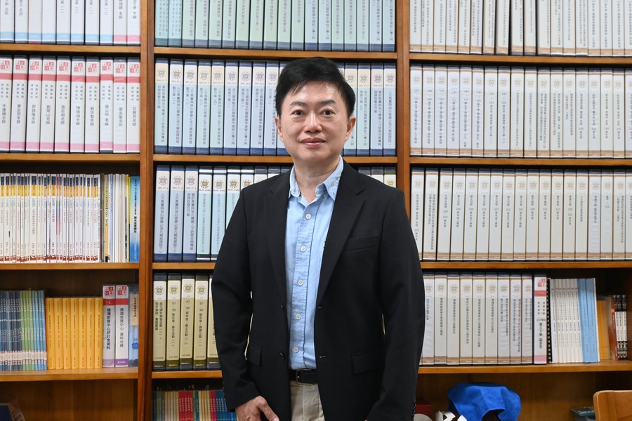 逢甲大學通識教育中心主任 賴文祥博士