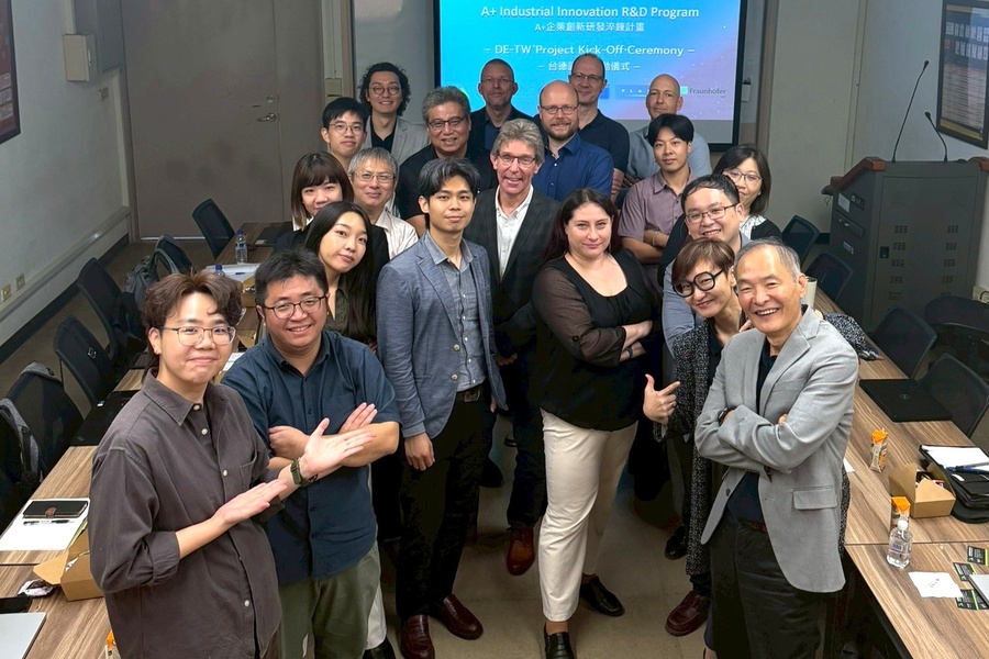 「量產型機能性膜材智慧乾式鍍膜技術開發」計畫為逢甲大學深耕台灣企業申請通過第二個台德合作計畫案例。