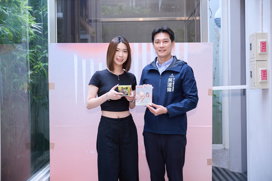 雅方二代Julia出席風城名人堂節目。