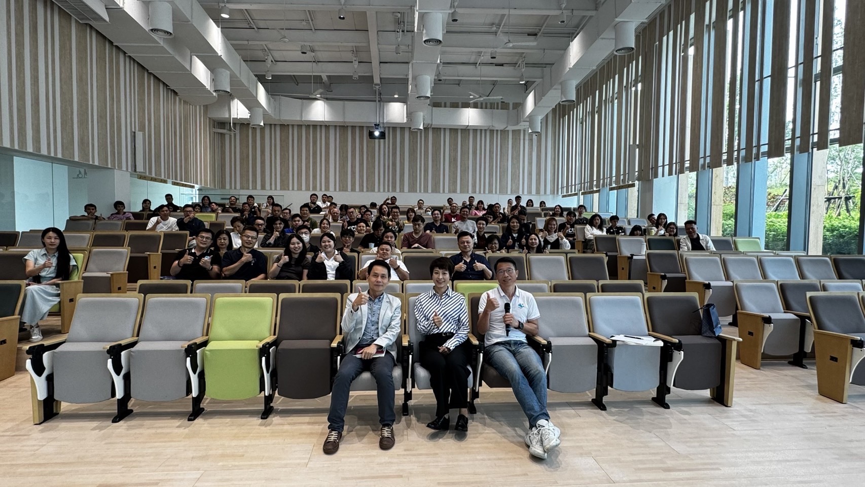 周學姊受邀至逢甲大學EMBA 2026CEO論壇分享。
