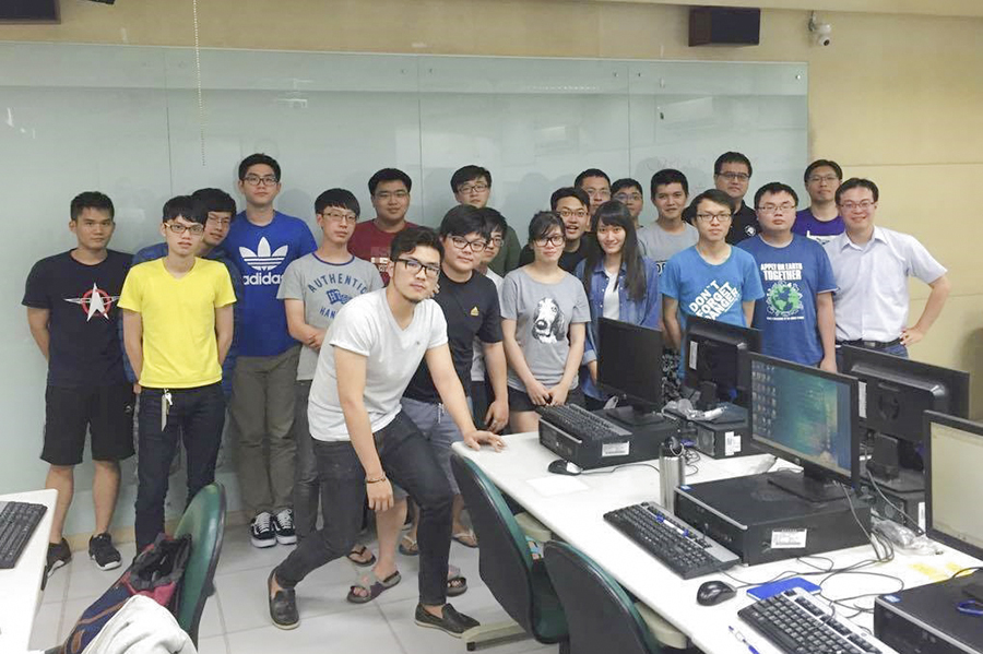 圖說：第二屆「逢甲大學LabVIEW CLAD認證實力養成班」經過七週的強化訓練課程，於6月7日進行線上CLAD認證考試。（照片／資訊處提供）