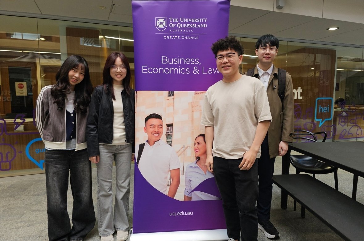 與學弟妹分享海外求學經驗，傳承逢甲金融學院國際學習精神。