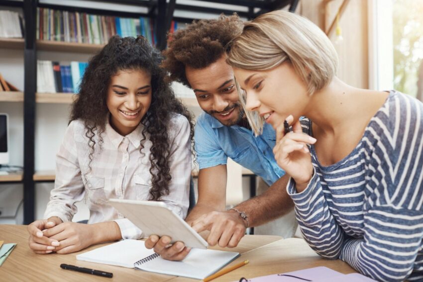 dissertation help 7436583 1280